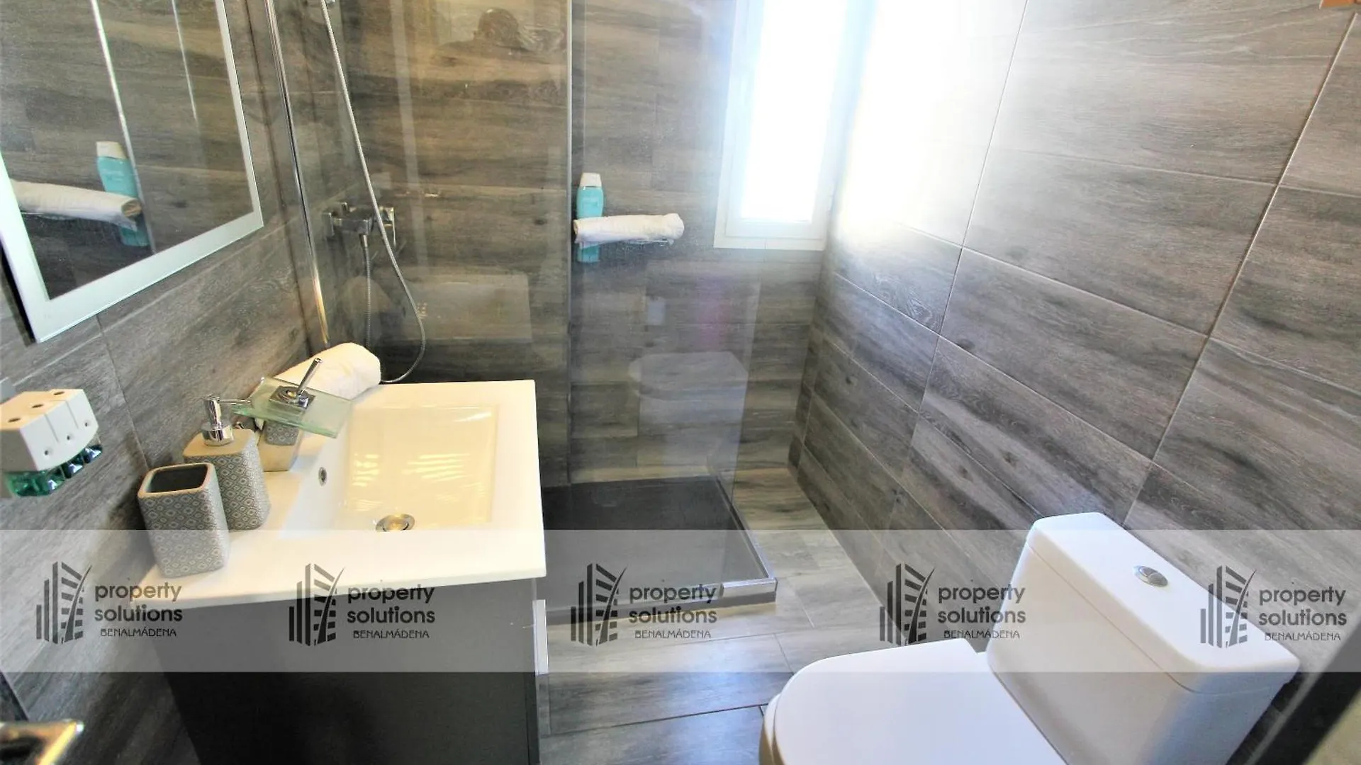 645 Aguila Apartamentos - Vista Al Mar - Cerca De Tren, Restaurantes, Tiendas - Playa A 10 Min Caminando Benalmádena 0*,